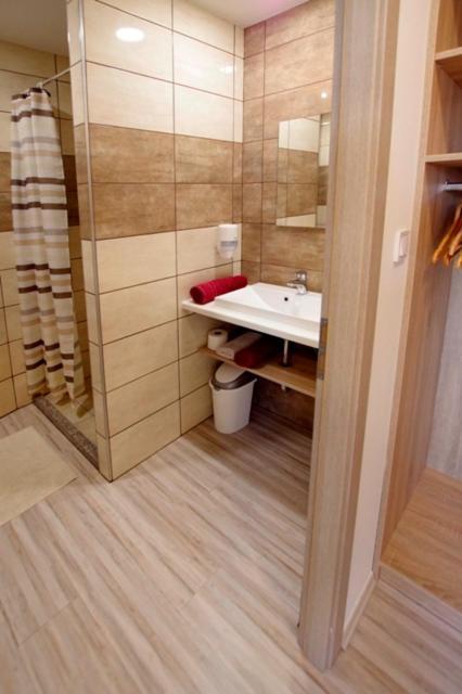 Feher Hajo Panzio Es Vendeglo Gyor Ngoại thất bức ảnh
