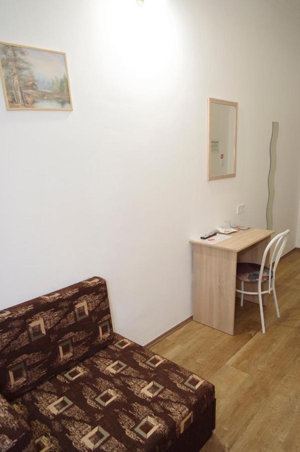 Feher Hajo Panzio Es Vendeglo Gyor Ngoại thất bức ảnh