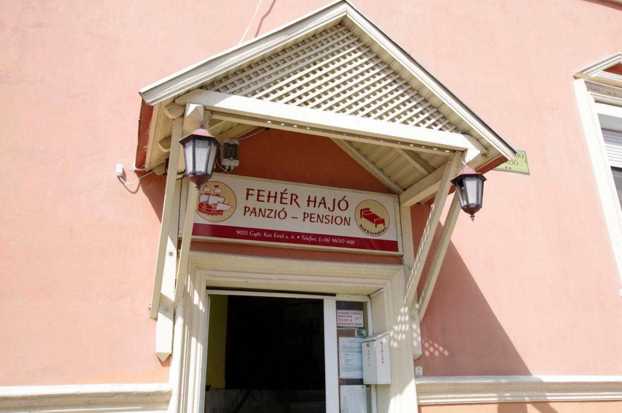 Feher Hajo Panzio Es Vendeglo Gyor Ngoại thất bức ảnh
