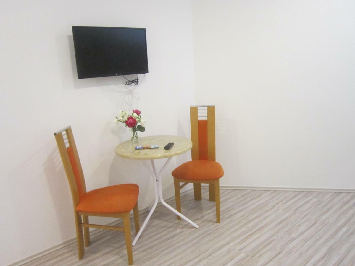 Feher Hajo Panzio Es Vendeglo Gyor Ngoại thất bức ảnh